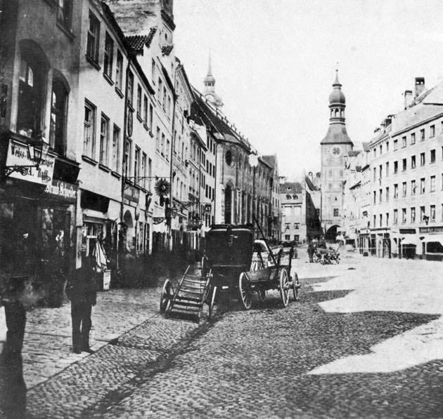 Tal mit Blick auf den Alten   Rathausturm