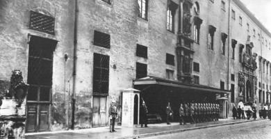  – Parade vor der Residenz