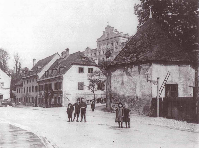 Hofbrunnhaus am Neudeck