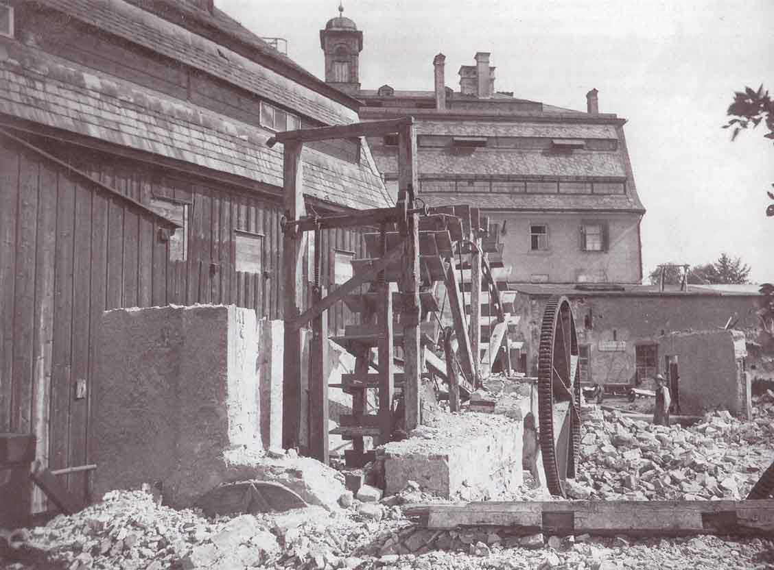 Mühlrad an der 

Dreimühlenstraße