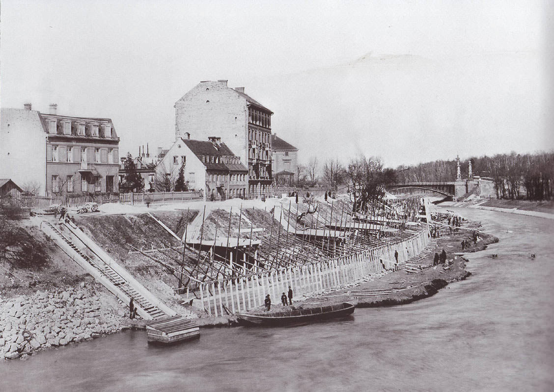 Bau der Uferbefestigung an der   Widenmayerstraße