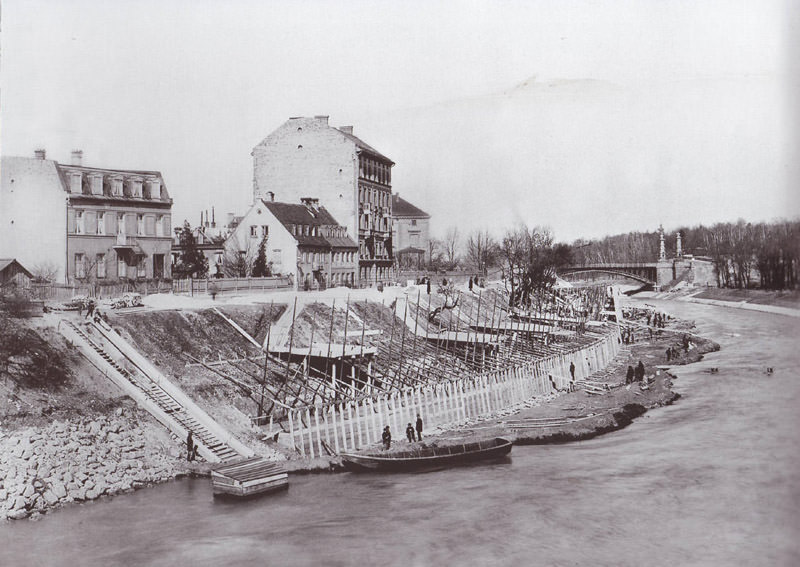 Bau der Uferbefestigung an der   Widenmayerstraße
