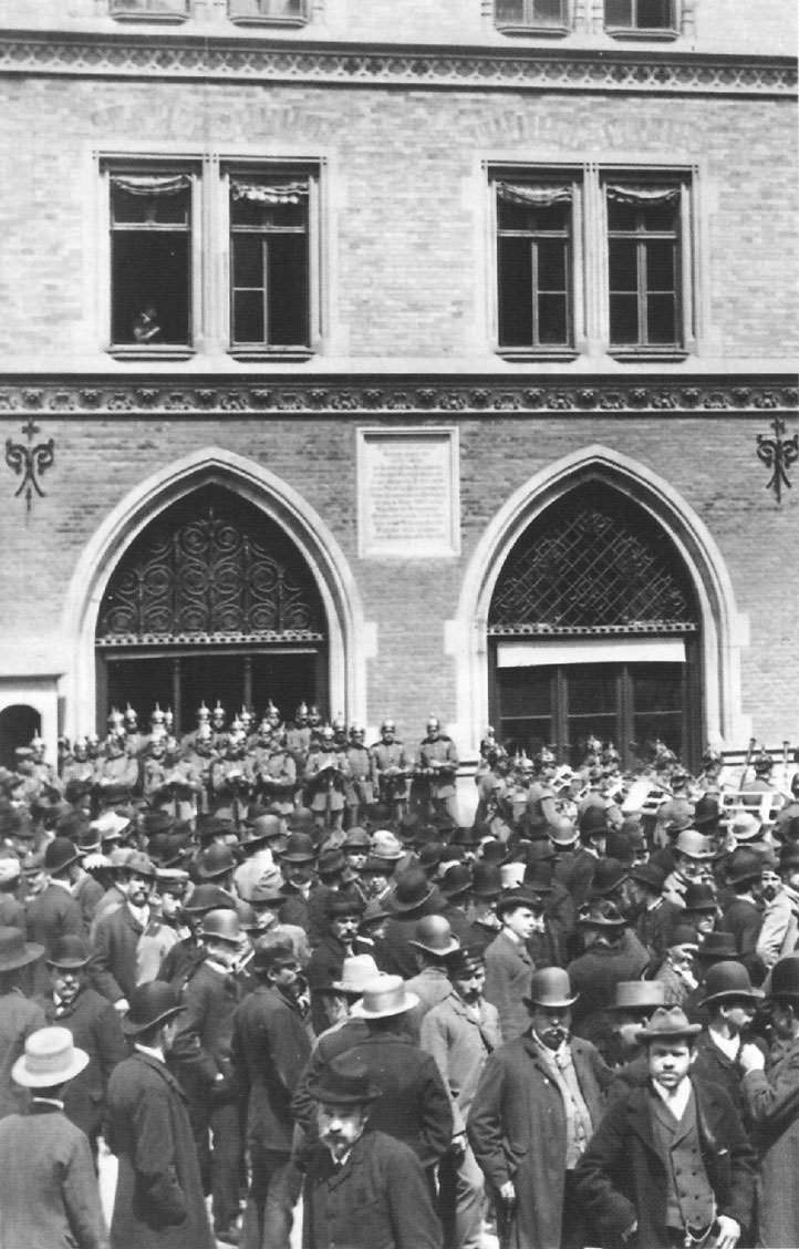 Wachtparade vor dem Neuen 

Rathaus