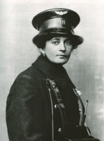  – Straßenbahn-Schaffnerin