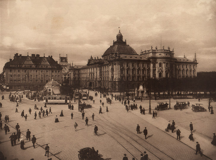Justizpalast um 1910