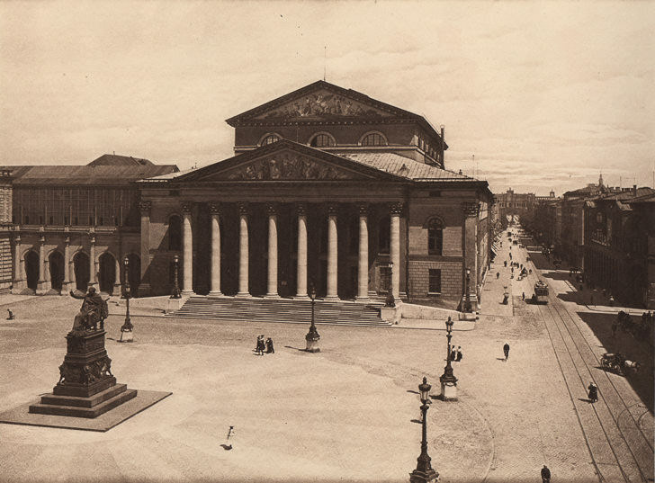 Kgl. Hof- und Nationaltheater um 1910
