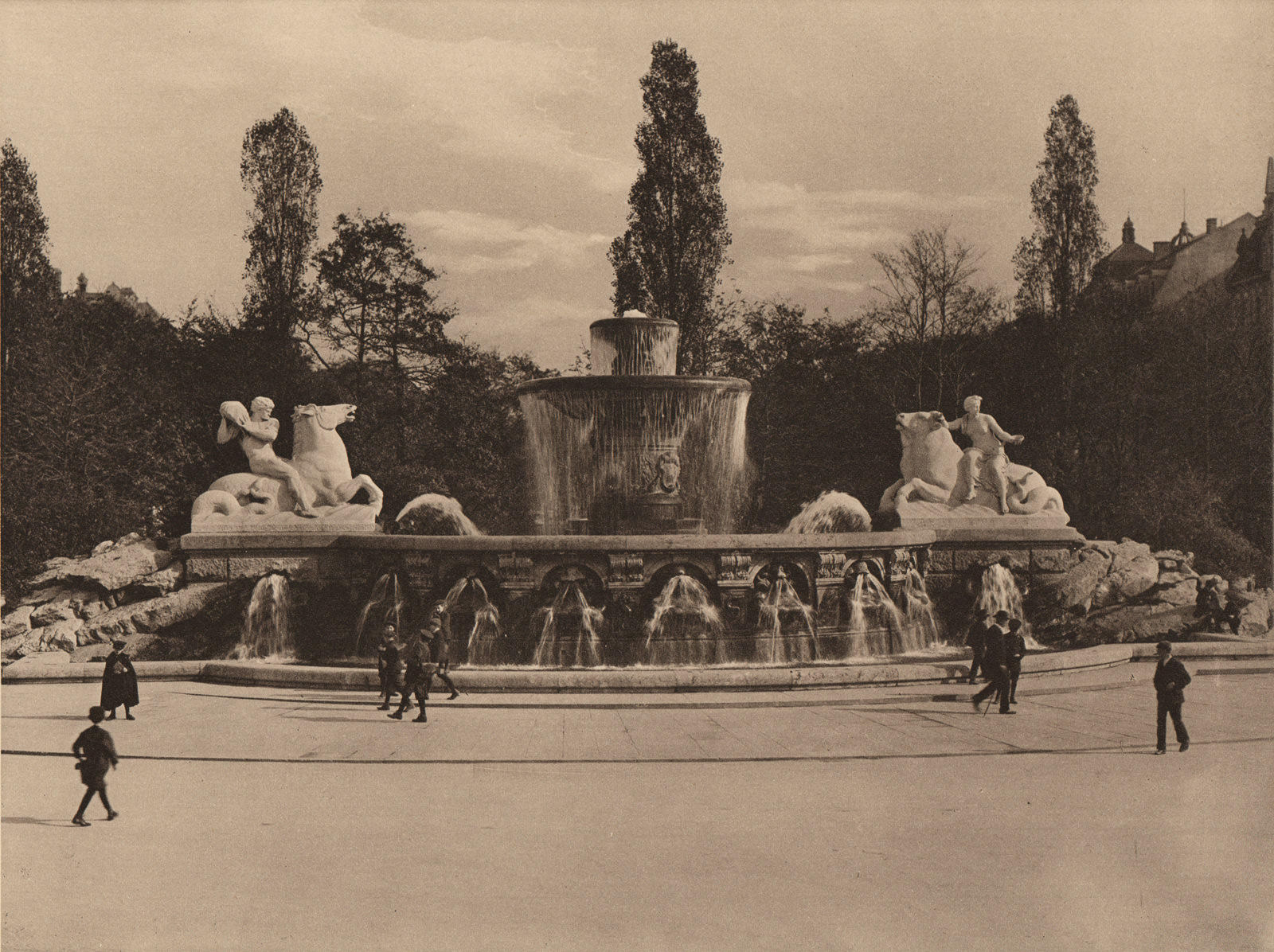 Wittelsbacher-Brunnen um 1910