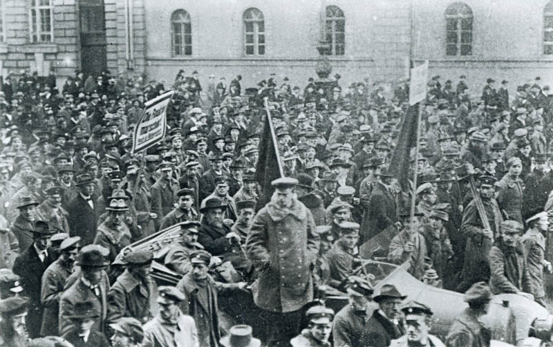 Ministerpräsident Kurt Eisner als Teilnehmer der Demonstration