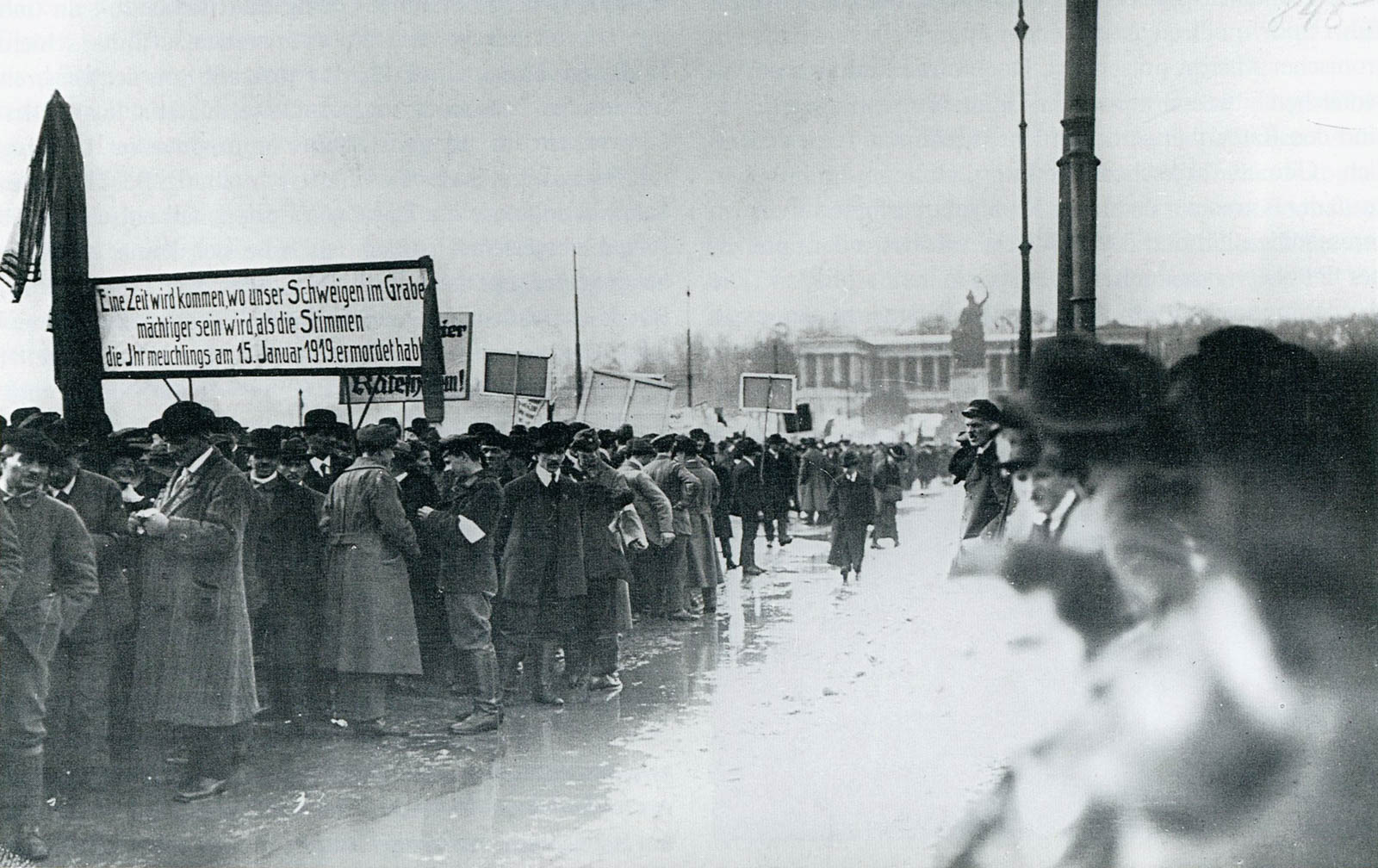 Demonstrartion der Räteanhänger