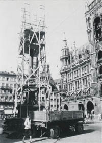  – Die Abnahme der Marienfigur zur Sicherung vor Luftangriffen