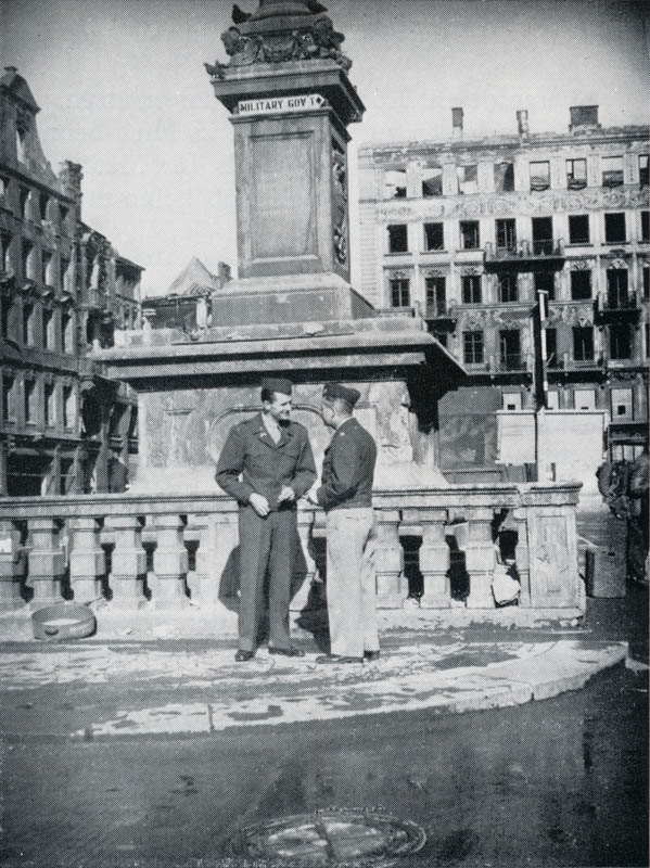 Die Mariensäule im (ommer 1945