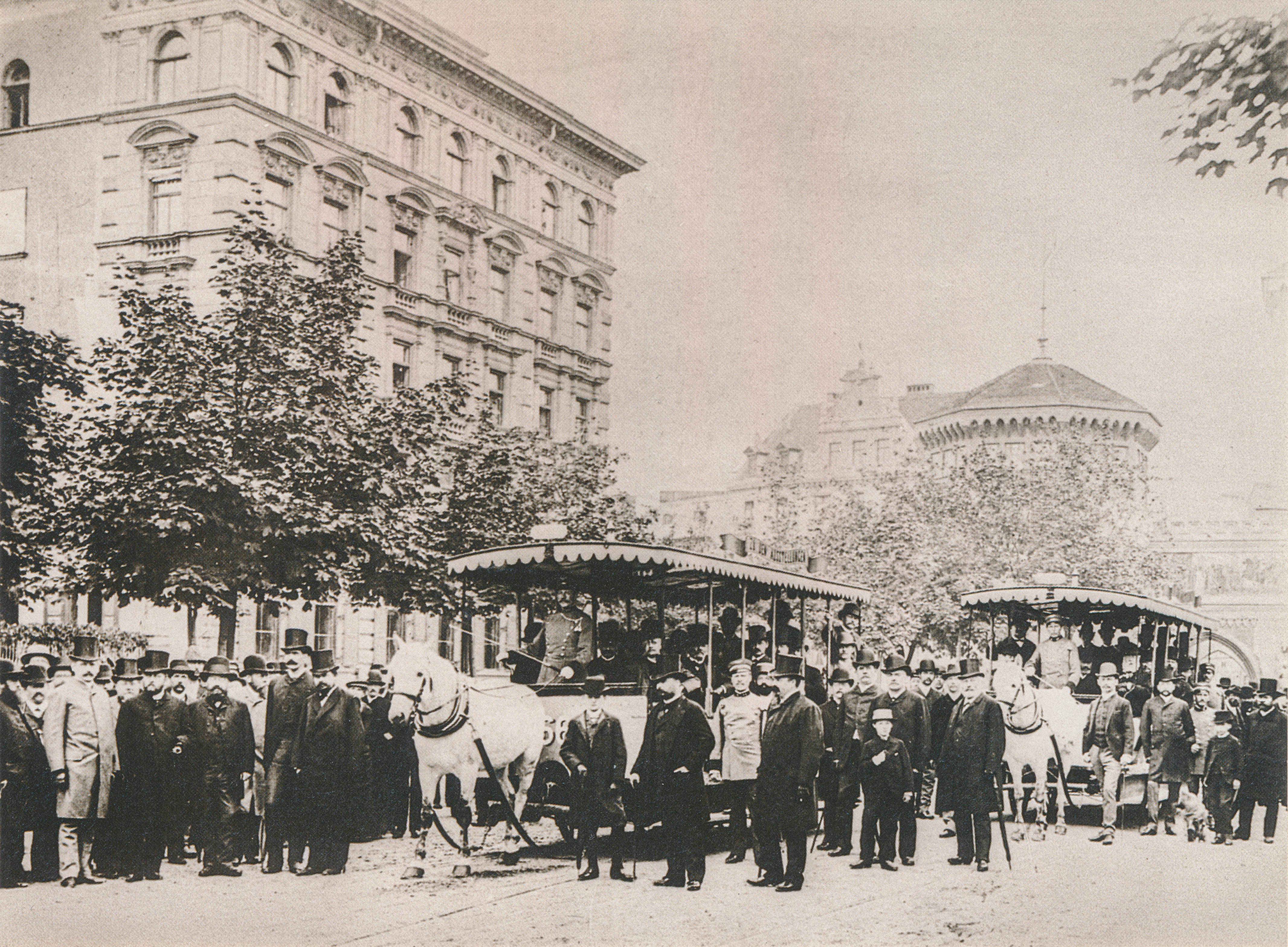 Feierliche Eröffnung der Pferdebahnlinie