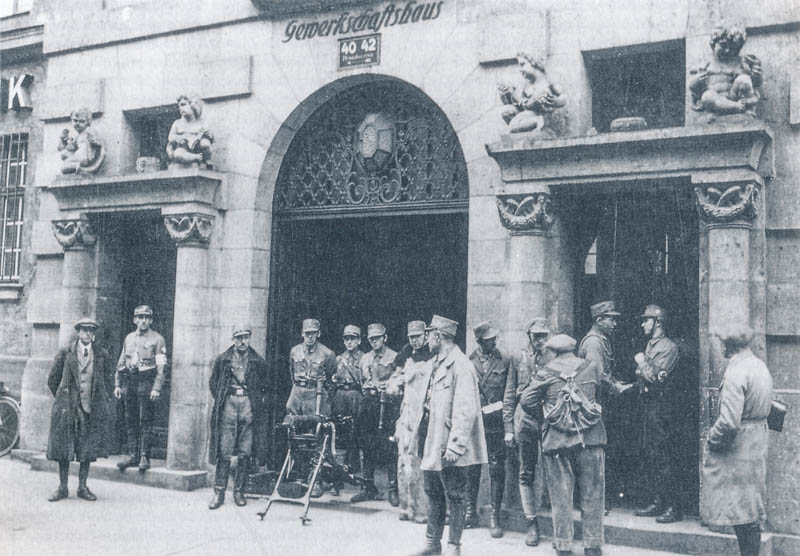 Die SA stürmt das Gewerkschaftshaus in der Pestalozzistraße