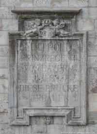 Gedenktafel - Luitpoldbrücke – Foto aus München