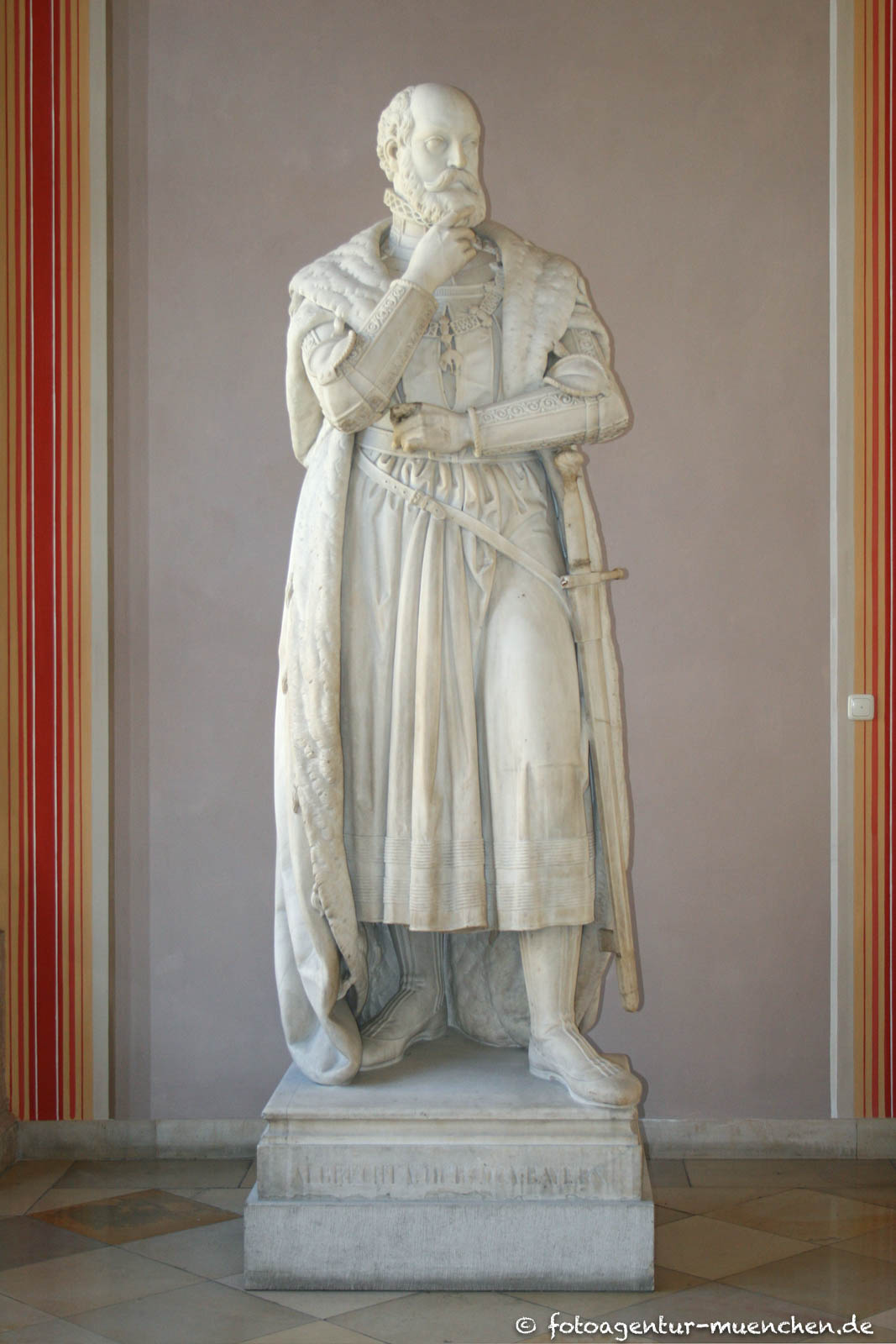 Standfigur - Herzog Albrecht V.
