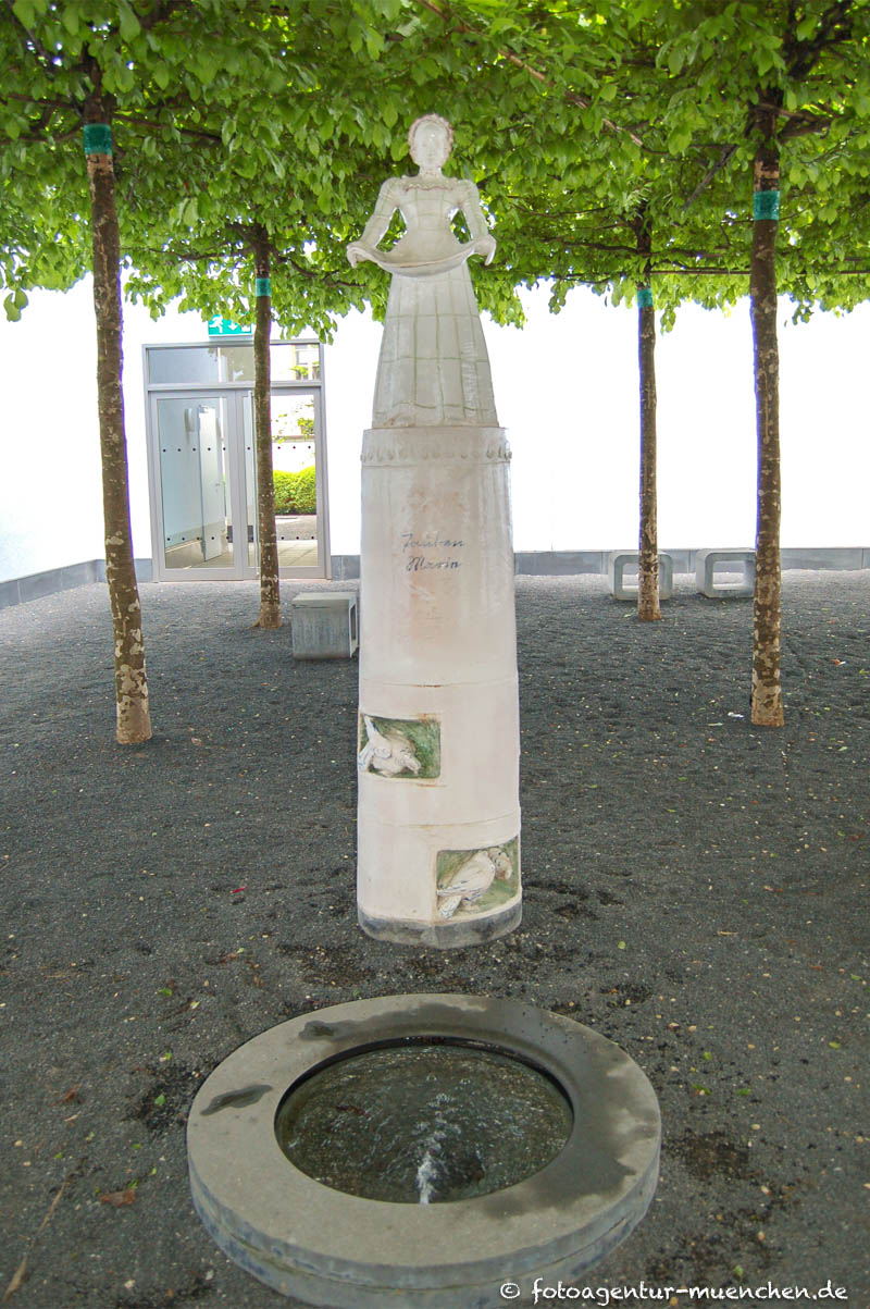 Tauben-Marie-Brunnen