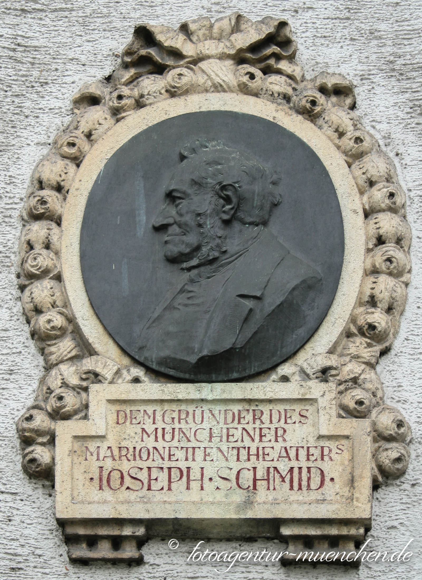 Gedenktafel - Papa Schmid