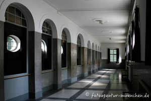 Waldfriedhof - Leichenhalle – Foto aus München