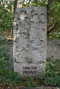 Kriegerdenkmal - Alte St. Georgskirche – Foto aus München