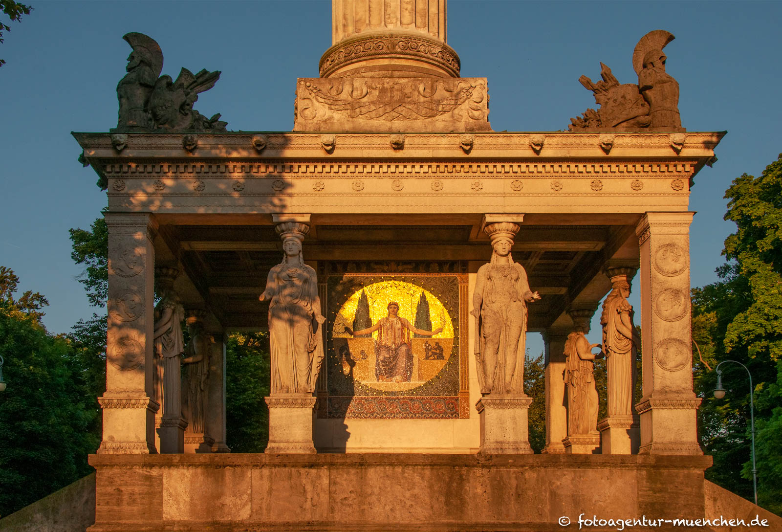 Friedensdenkmal auf der Prinzregenten Terrasse um 