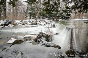 Großer Wasserfall im Englischen Garten – Foto aus München