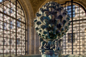 Pinienzapfenbrunnen – Foto aus München