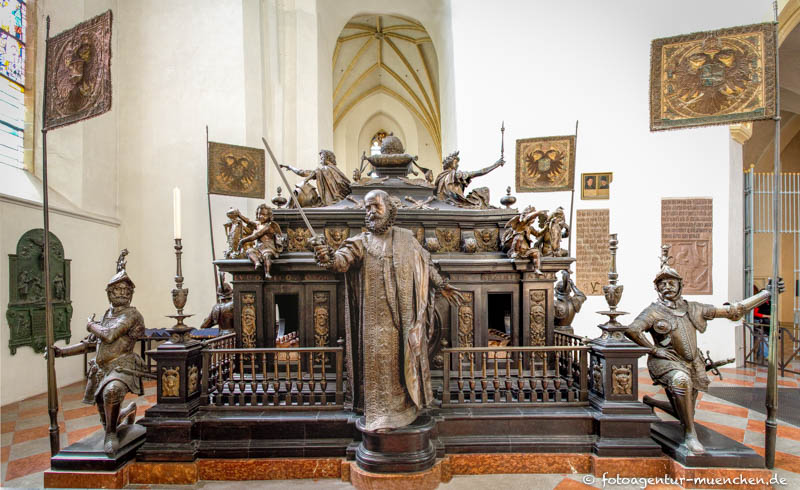 Kenotaph - Kaiser Ludwig der Bayer – Denkmal/Kunstwerk in München