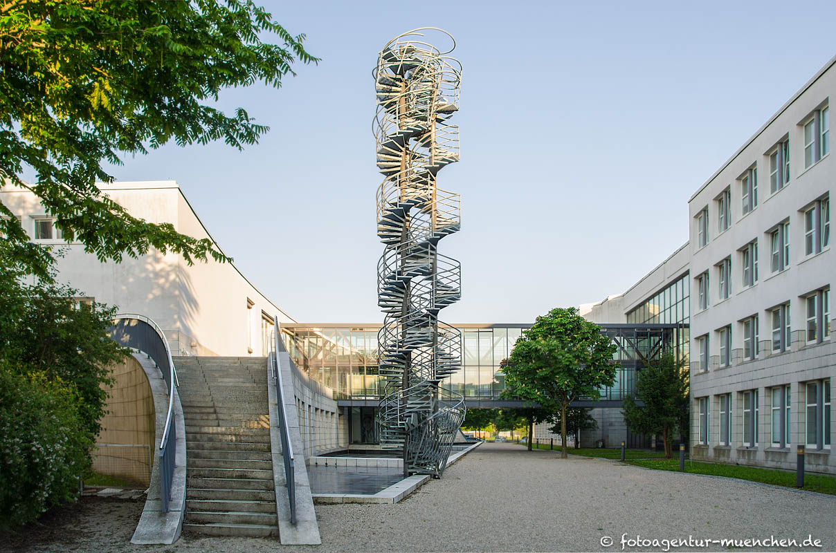 Freitreppe – Denkmal/Kunstwerk in München