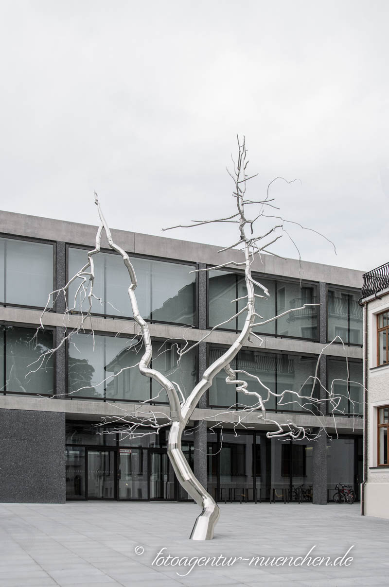 Discrepancy – Denkmal/Kunstwerk in München