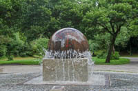 Kugelbrunnen – Foto aus München