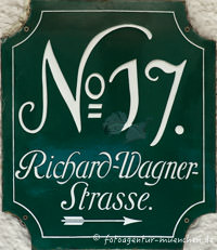 Hausnummer - Richard-Wagner-Straße 17 – Foto aus München