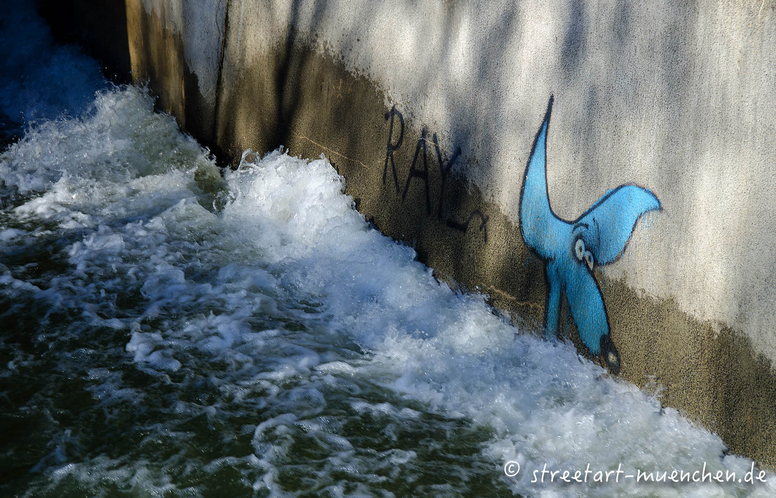 Graffiti am Isarkraftwerk