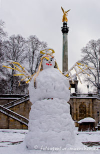 Gerhard Willhalm – Friendensegel als Schneemann