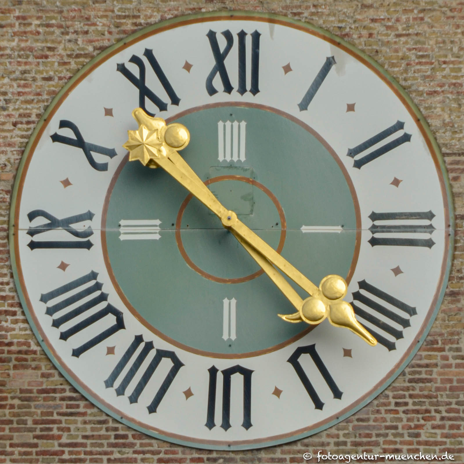 Uhr - Allerheiligenkirche am Kreuz
