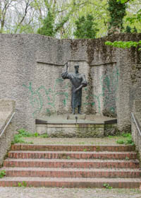 Gerhard Willhalm – Brunnen - Haidhausener Friedhof
