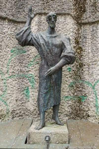Gerhard Willhalm – Brunnen - Haidhausener Friedhof