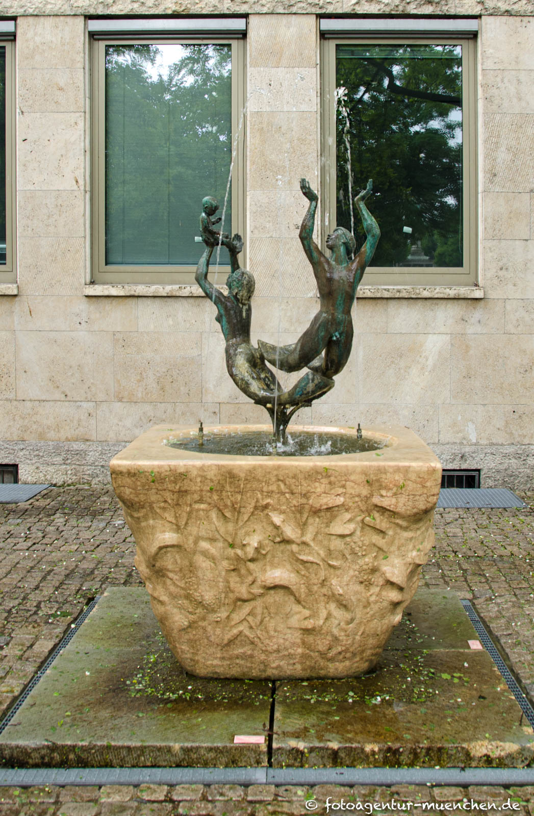 Familienbrunnen