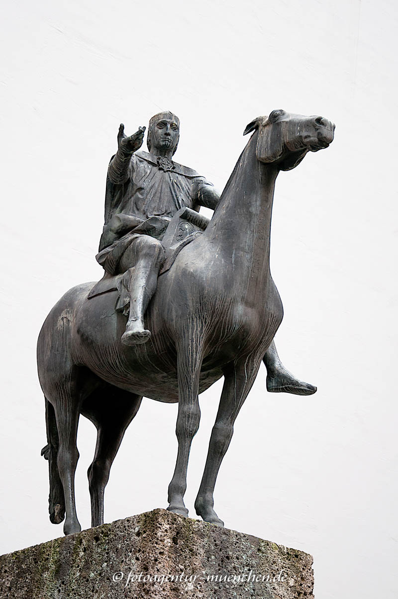 Reiterstandbild Ludwig der Bayer – Denkmal/Kunstwerk in München