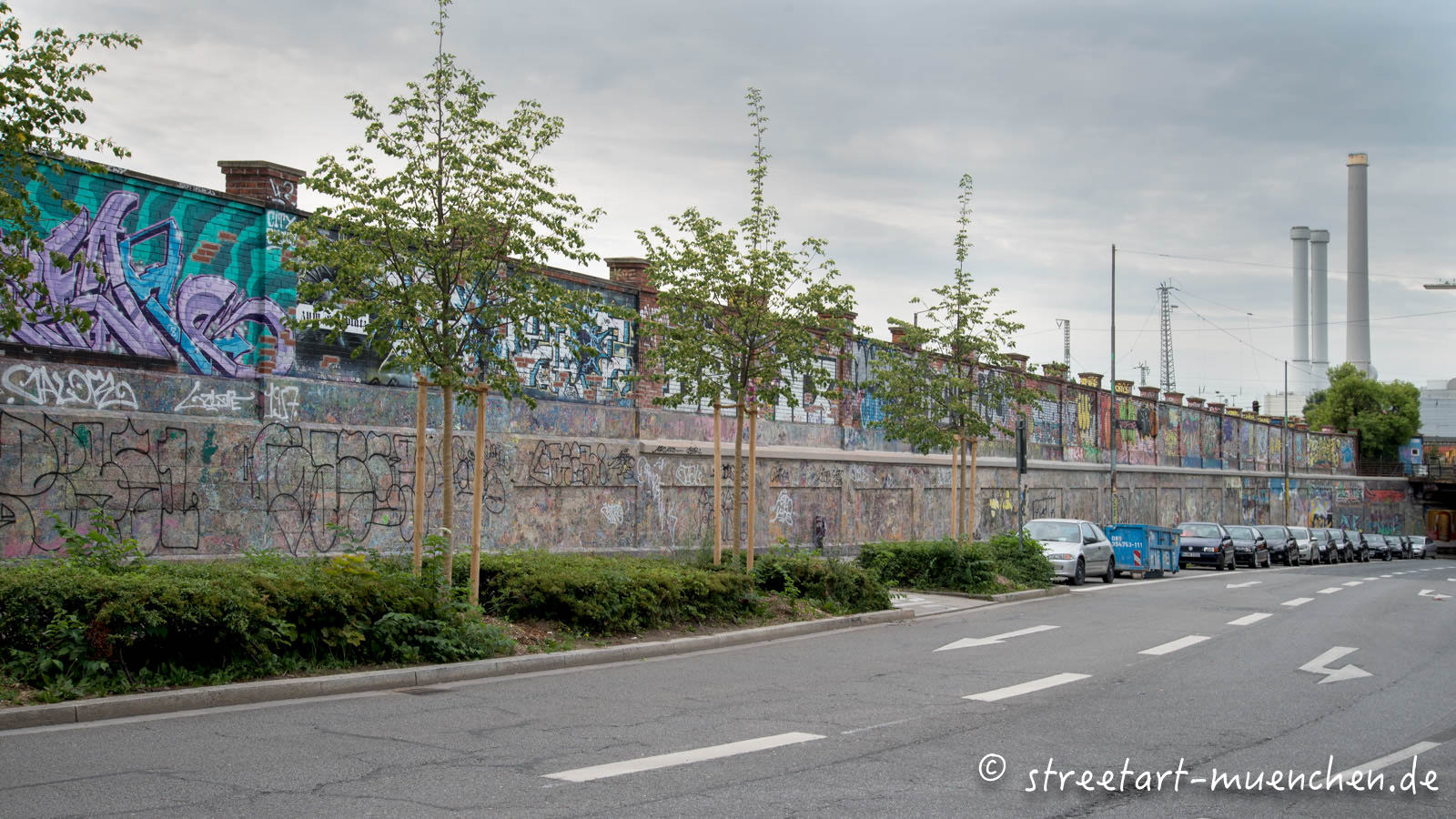 Tumblingerstraße nach der Sanierung der Mauer