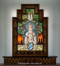 Maria mit Kind- St. Barbara – Foto aus München