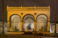 Gerhard Willhalm – Feldherrnhalle bei Nacht