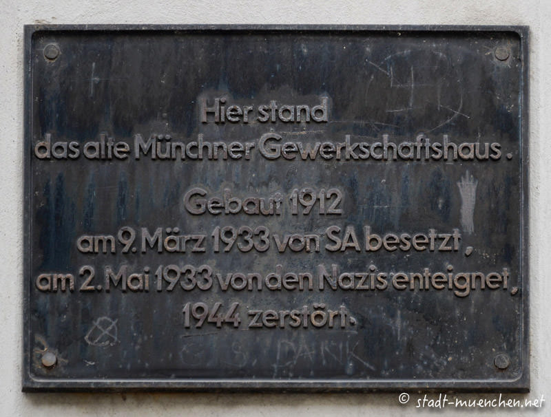 Die SA stürmt das Gewerkschaftshaus in der Pestalozzistraße Die SA stürmt das Gewerkschaftshaus in der Pestalozzistraße