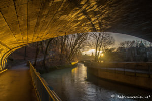 Impression an der Maximiliansbrücke – Foto aus München