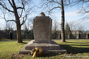 Kriegerdenkmal – Foto aus München