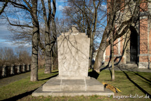 Kriegerdenkmal – Foto aus München