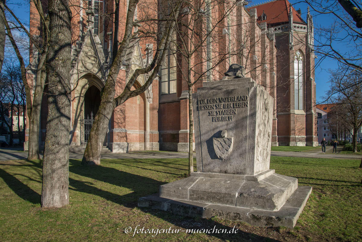 Heilig-Kreuz-Kirche - Kriegerdenkmal – Denkmal/Kunstwerk in München