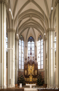 Heilig-Kreuz-Kirche - Hauptaltar – Foto aus München