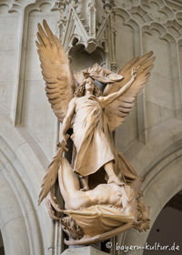 Heilig-Kreuz-Kirche - Hl. Michael – Foto aus München