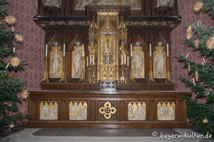Heilig-Kreuz-Kirche - Hauptaltar – Foto aus München