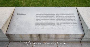 Gedenktafel - Platz der Opfer des Nationalsozialismus – Foto aus München